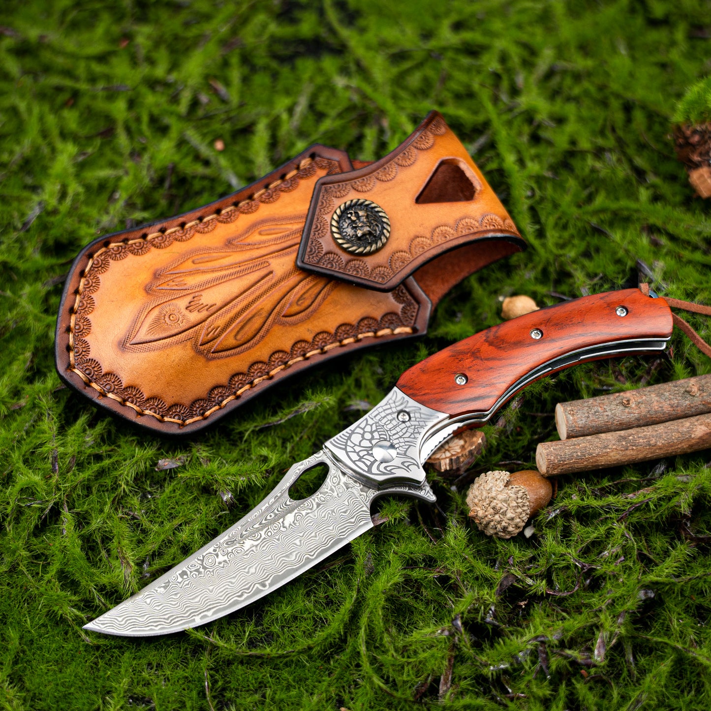 LOTHAR Damast-Taschenmesser für Herren, 8,03" VG10 Klappmesser mit Retro-Lederscheide, Sandelholzgriff, klassischer Kropf, Lanyard-Loch, EDC-Messerjubiläen, Weihnachten, elegante Geschenke für Herren